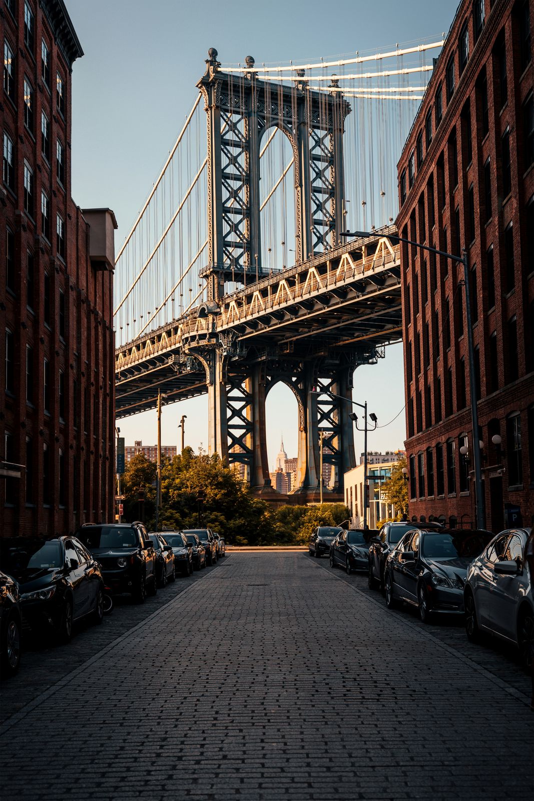 Brooklyn architecture with the Manhattan Bridge